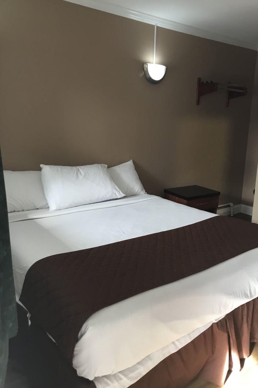 Americas Best Value Inn Avenel Woodbridge エクステリア 写真