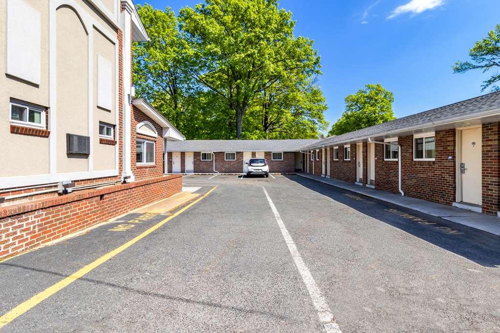Americas Best Value Inn Avenel Woodbridge エクステリア 写真