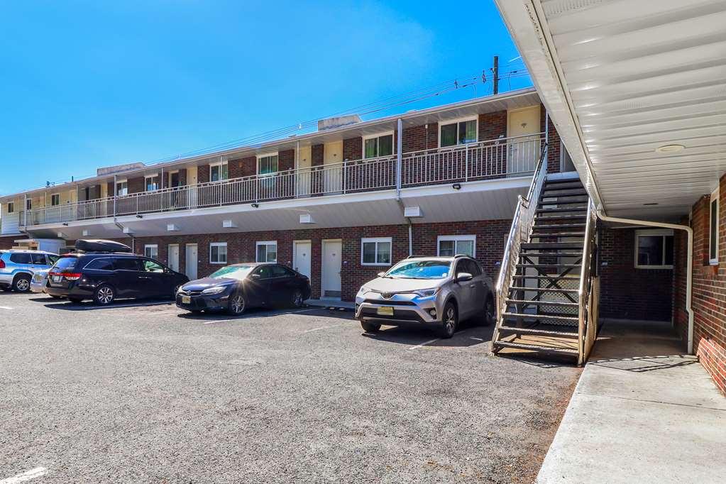 Americas Best Value Inn Avenel Woodbridge エクステリア 写真