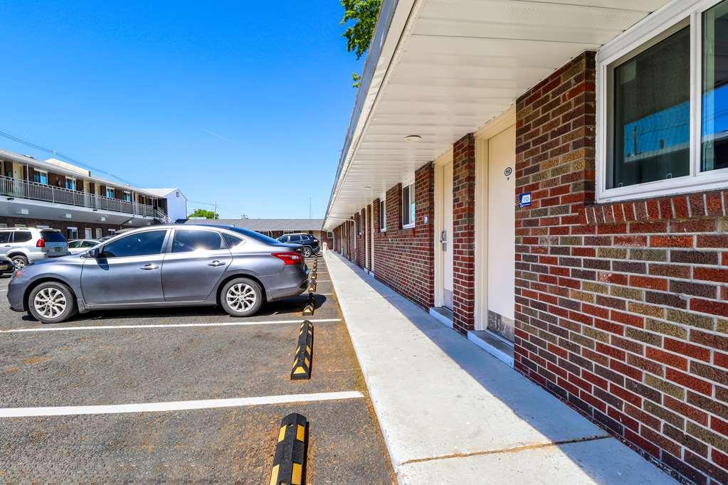 Americas Best Value Inn Avenel Woodbridge エクステリア 写真